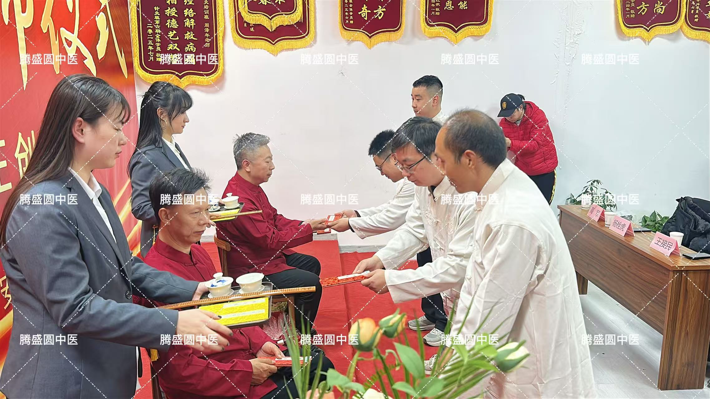 零基础学中医不用愁！中医师承开绿灯，腾盛圆助你轻松入门